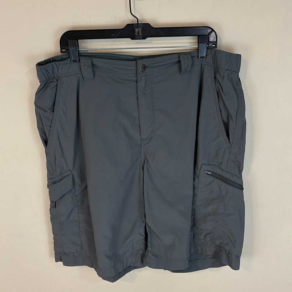 Columbia Gray Lightweight Nylon Cargo Hiking Shorts Size 38